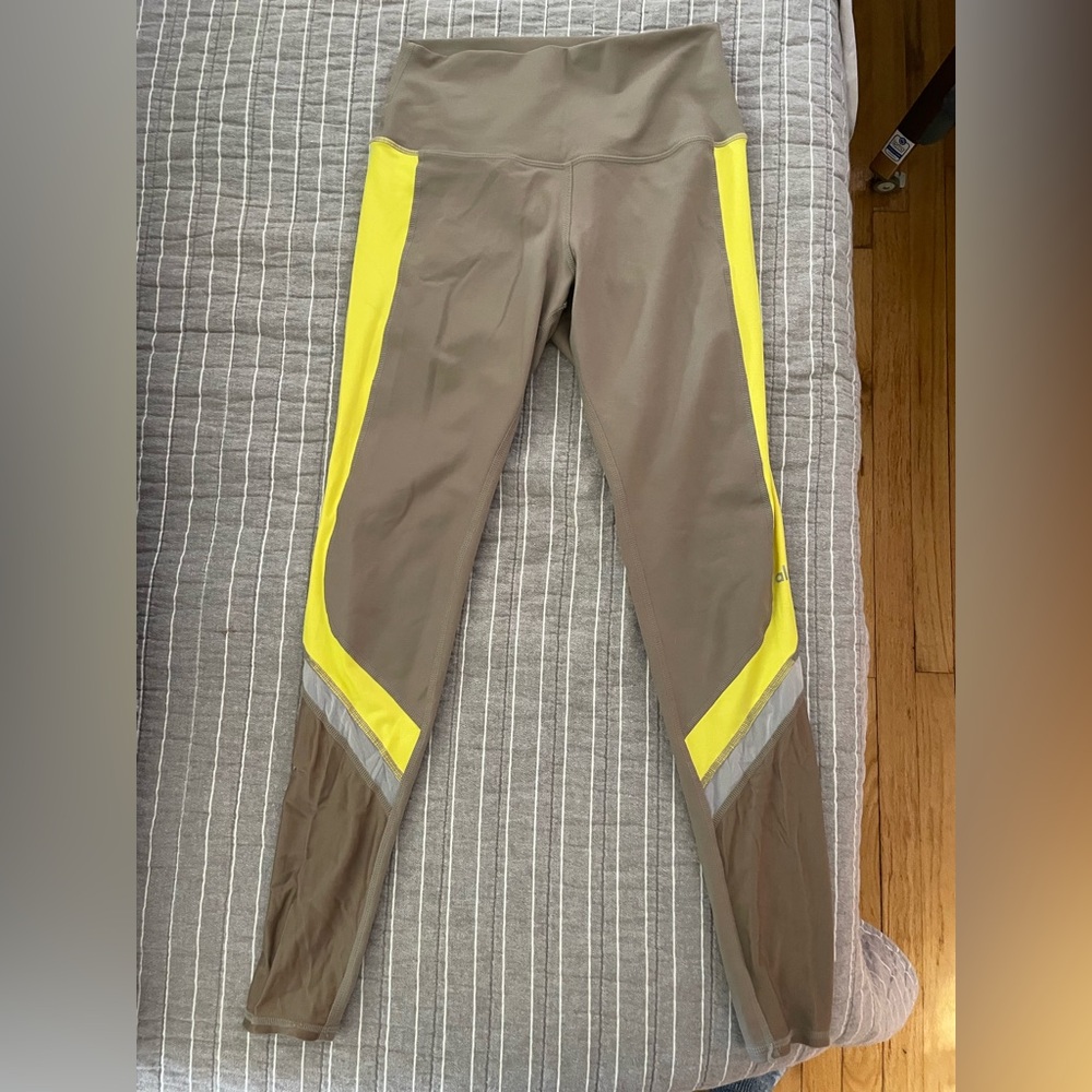 ALO YOGA elevate leggings tan and yellow